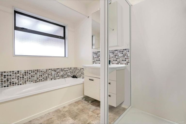 Photo of property in 84 Robert Skelton Place, Clendon Park, Auckland, 2103