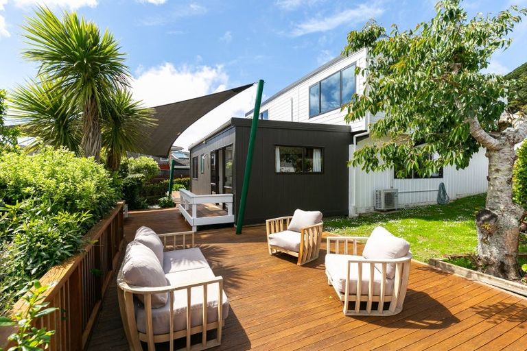Photo of property in 12 Ramsey Place, Karori, Wellington, 6012