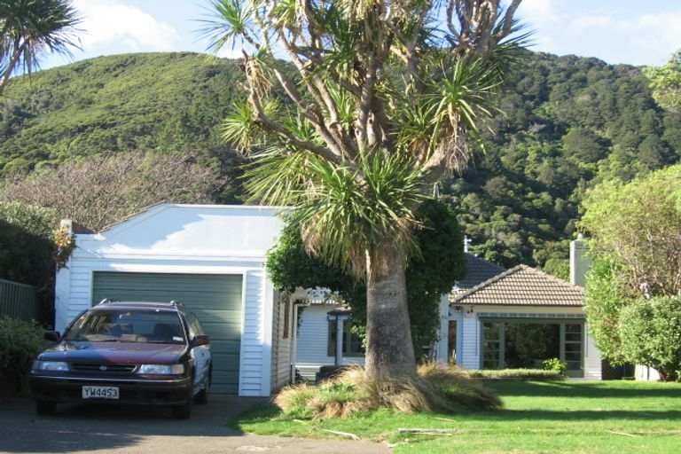 Photo of property in 12 Maire Street, Eastbourne, Lower Hutt, 5013