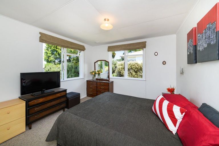 Photo of property in 5 Antrim Place, Hokowhitu, Palmerston North, 4410