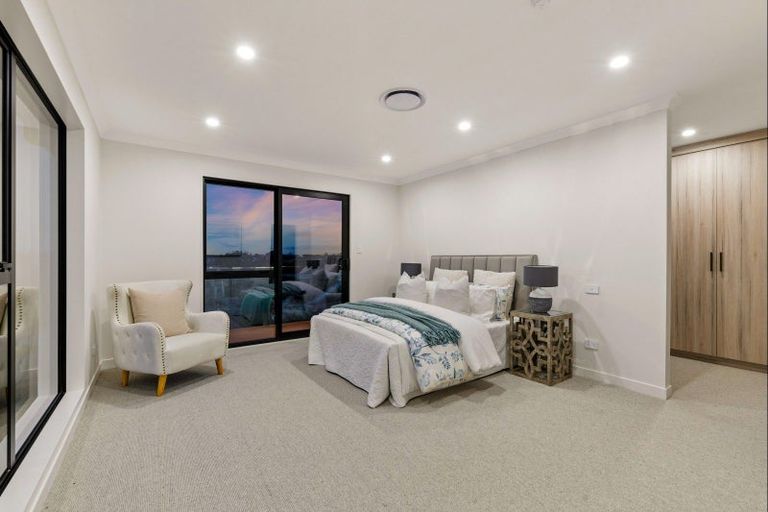 Photo of property in 32 Catalina Avenue, Rosehill, Papakura, 2113