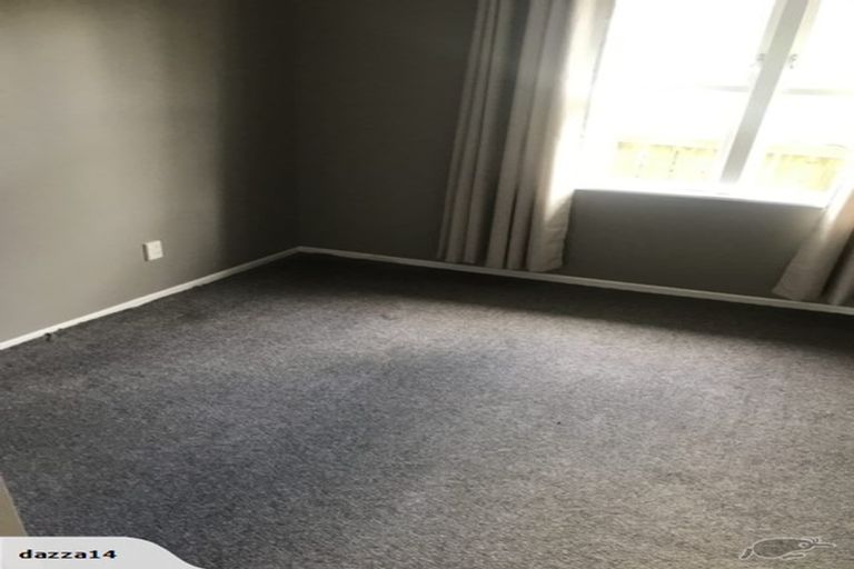 Photo of property in 35 Oswald Crescent, Paparangi, Wellington, 6037