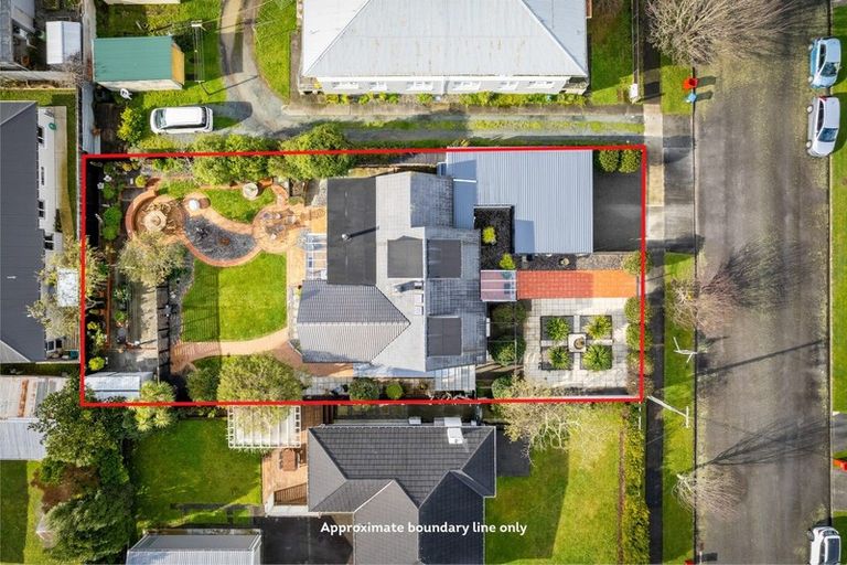 Photo of property in 9 Oak Street, Ebdentown, Upper Hutt, 5018