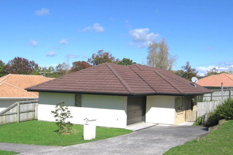 Photo of property in 17 Cretian Crescent, Henderson, Auckland, 0612