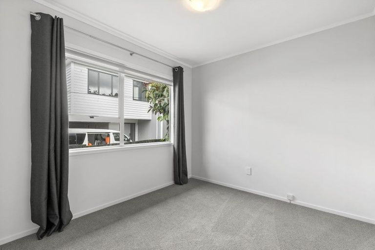 Photo of property in 1/322 Royal Road, Massey, Auckland, 0614