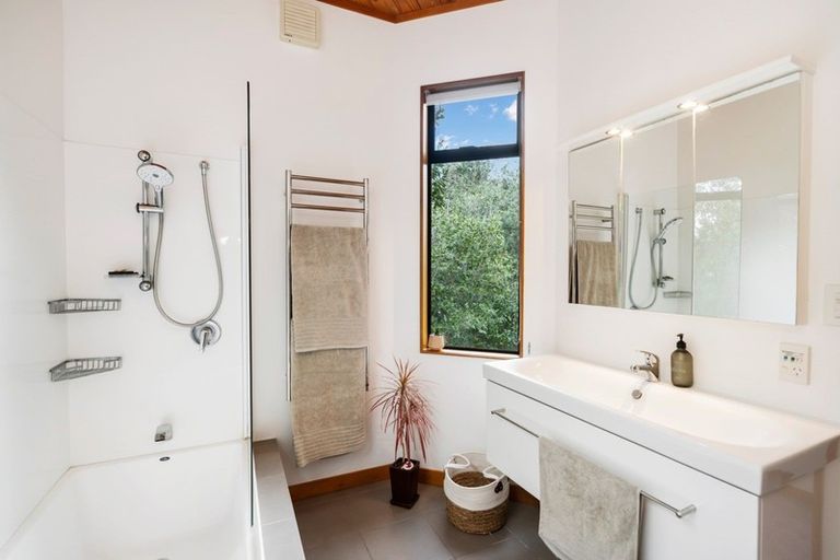 Photo of property in 118 Memorial Drive, Parahaki, Whangarei, 0112