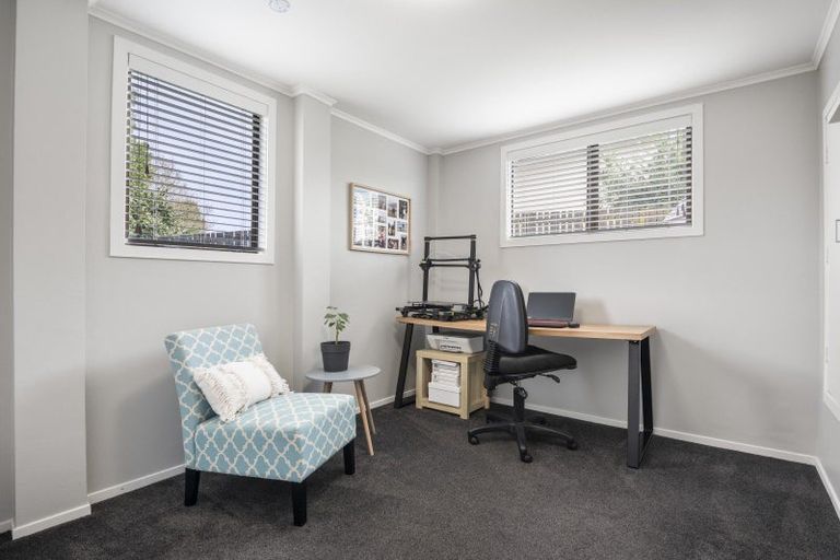 Photo of property in 8 Leaming Place, Clarks Beach, 2122