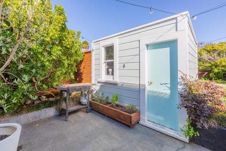 Photo of property in 100 Vigor Brown Street, Napier South, Napier, 4110