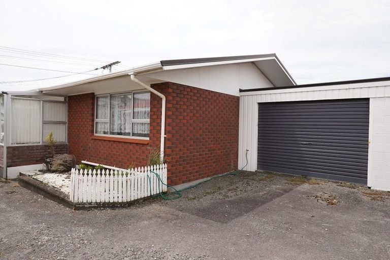 Photo of property in 3/6 Karamu Street, Strandon, New Plymouth, 4312