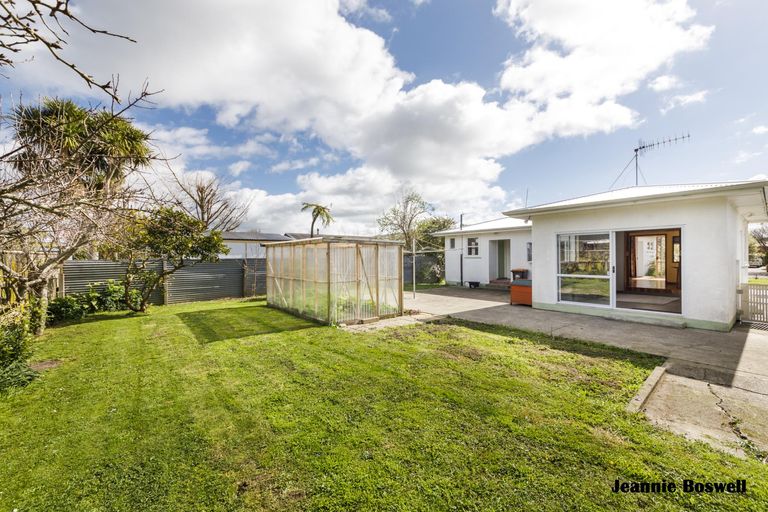 Photo of property in 28 Henare Street, West End, Palmerston North, 4412