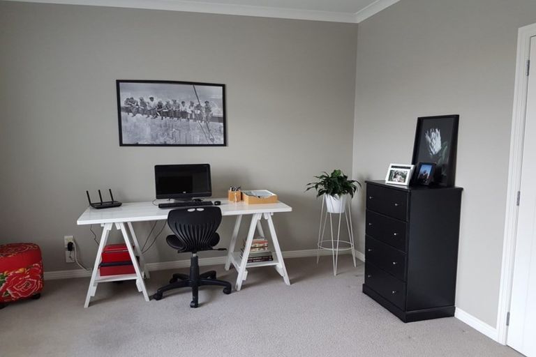 Photo of property in 14 Trecarne Street, Karaka, Papakura, 2113