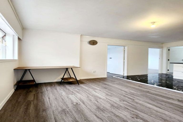 Photo of property in 1/63 Girrahween Drive, Totara Vale, Auckland, 0629