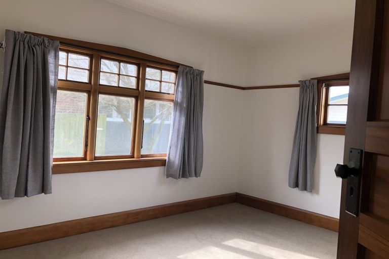 Photo of property in 90 Palatine Terrace, Saint Martins, Christchurch, 8022