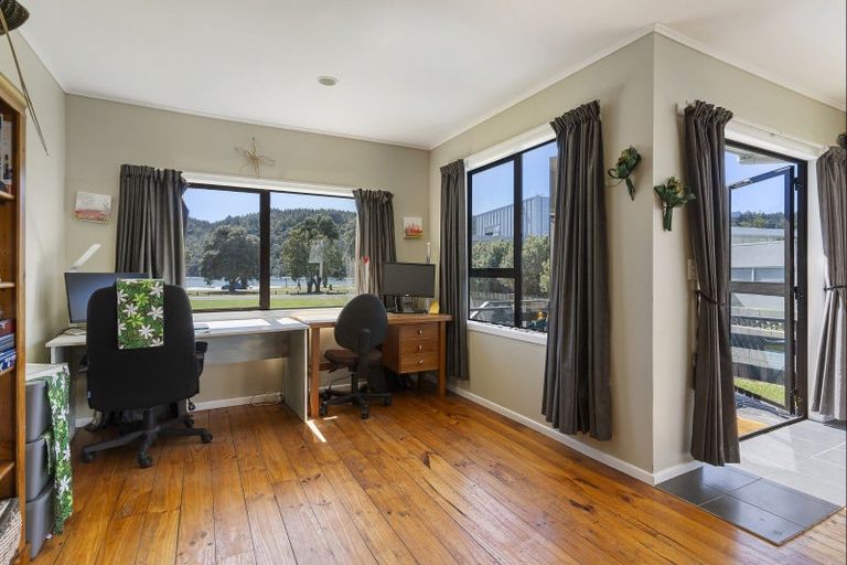 Photo of property in 403c Beach Road, Whangamata, 3620