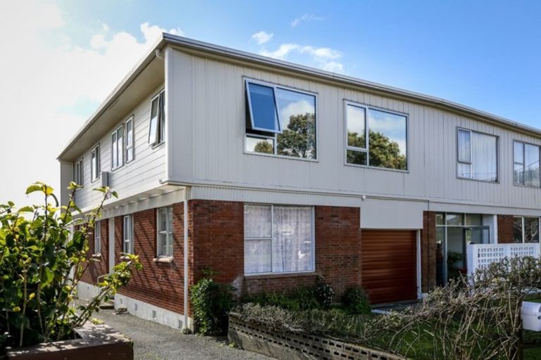 Photo of property in 3/80 Whiteley Street, Moturoa, New Plymouth, 4310