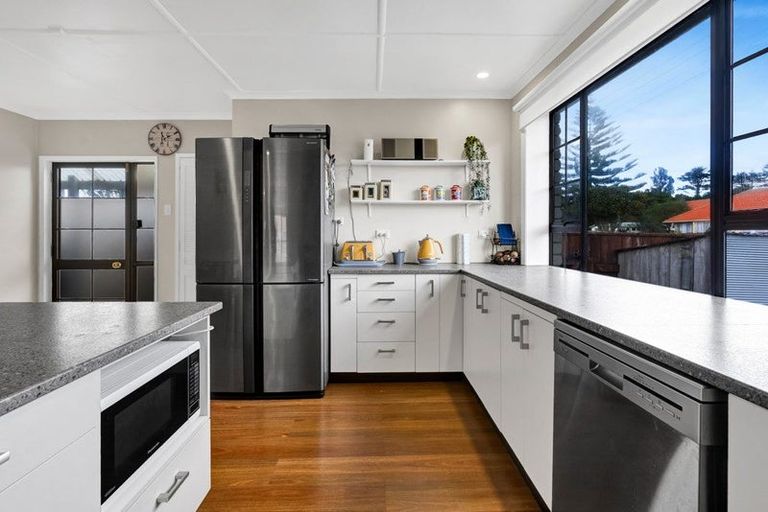 Photo of property in 1 List Street, Welbourn, New Plymouth, 4310