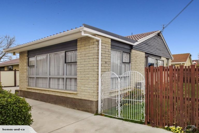 Photo of property in 1/214 Grimseys Road, Redwood, Christchurch, 8051