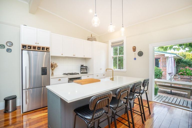 Photo of property in 46 Lombard Street, Palmerston North, 4410