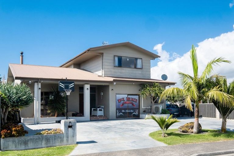 Photo of property in 5 Valerie Street, Clive, 4102