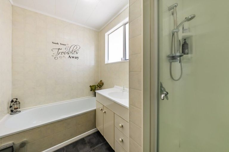 Photo of property in 19 Denver Grove, Totara Park, Upper Hutt, 5018