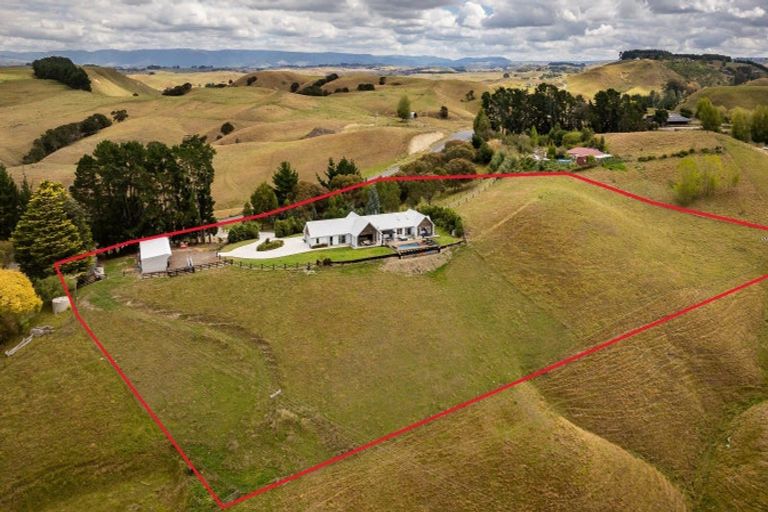 Photo of property in 1232 Taihape Road, Sherenden, Hastings, 4179
