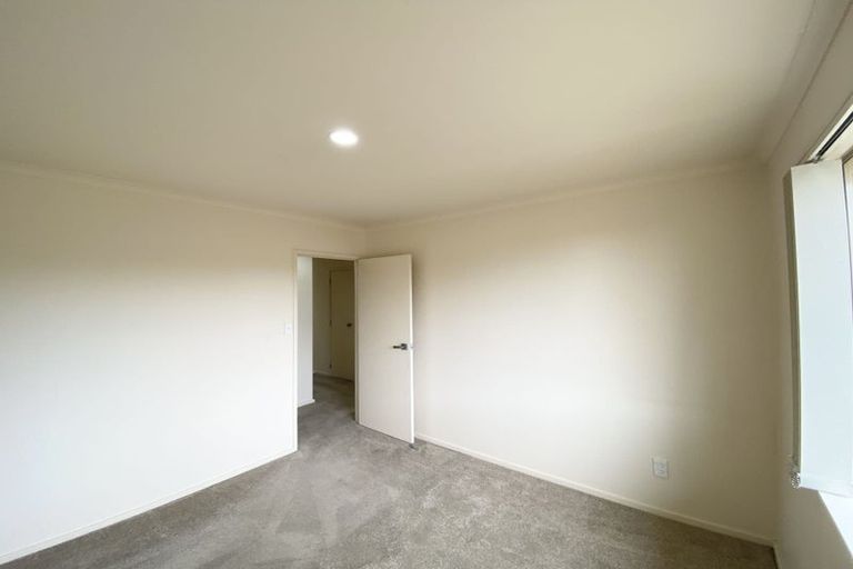 Photo of property in 37 Nimstedt Avenue, Oteha, Auckland, 0632