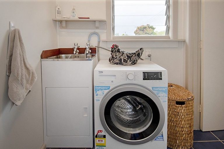 Photo of property in 27 Roseness Street, Palmerston, 9430