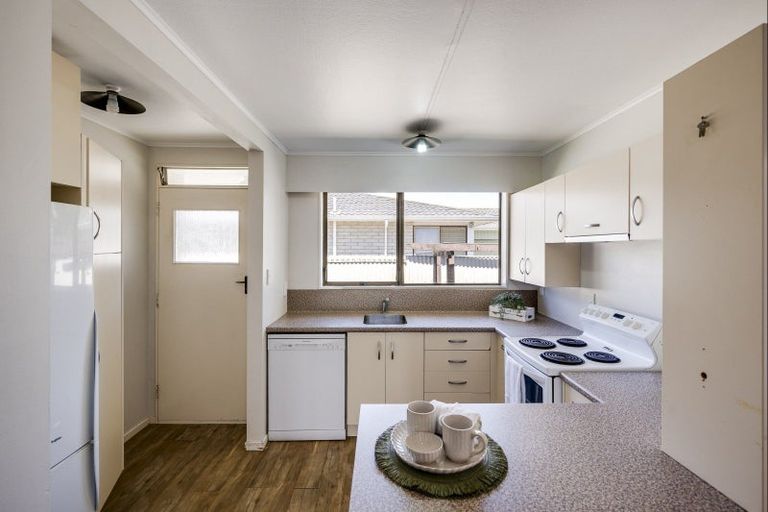 Photo of property in 2/403 Avenue Road West, Hastings, 4122