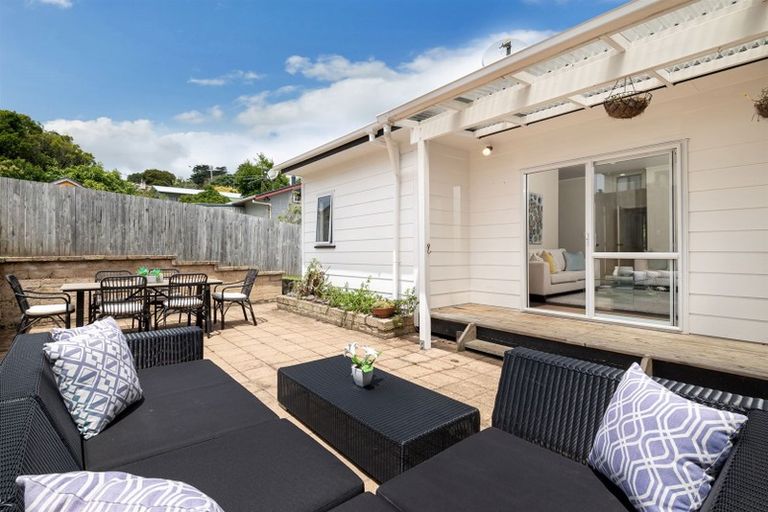 Photo of property in 10 Downer Street, Helensville, 0800