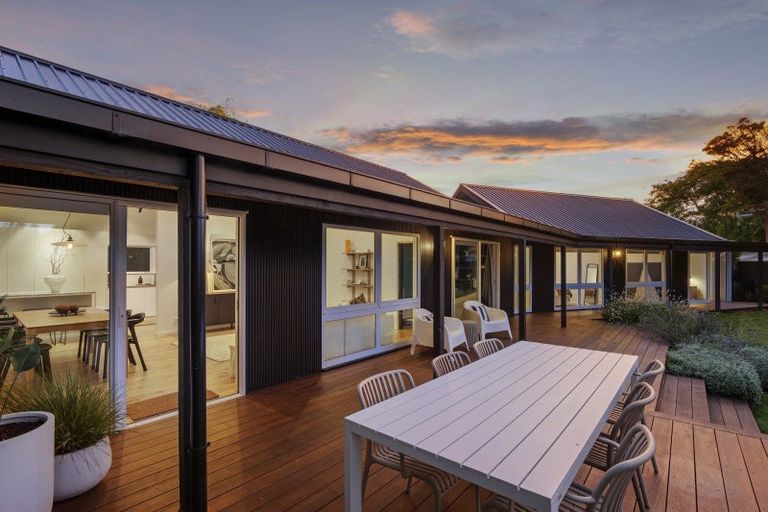 Photo of property in 22 Tuirau Place, Ilam, Christchurch, 8041