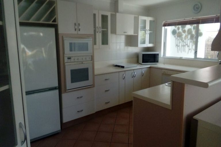 Photo of property in 6 Lakeside Villas, Whitby, Porirua, 5024