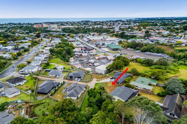 Photo of property in 8 Westwill Way, Westown, New Plymouth, 4310