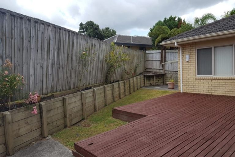 Photo of property in 42 Robin Brooke Drive, Flat Bush, Auckland, 2019