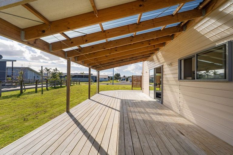 Photo of property in 14 Rena Place, Whitianga, 3510