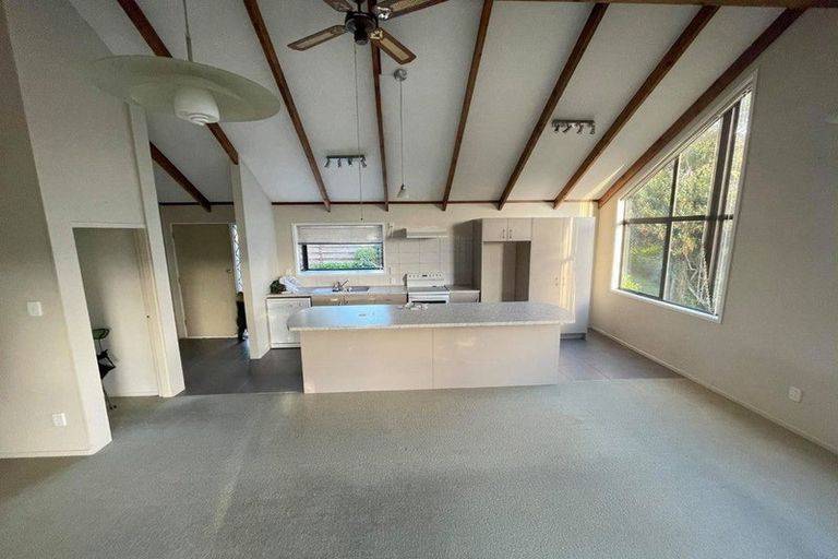 Photo of property in 31 Burton Place, Owhata, Rotorua, 3010