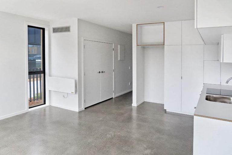 Photo of property in 35 Te Ara O Paetutu, Petone, Lower Hutt, 5012