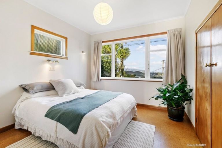 Photo of property in 132 The Ridgeway, Mornington, Wellington, 6021