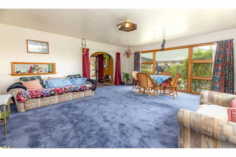 Photo of property in 64 Niven Street, Avondale, Christchurch, 8061