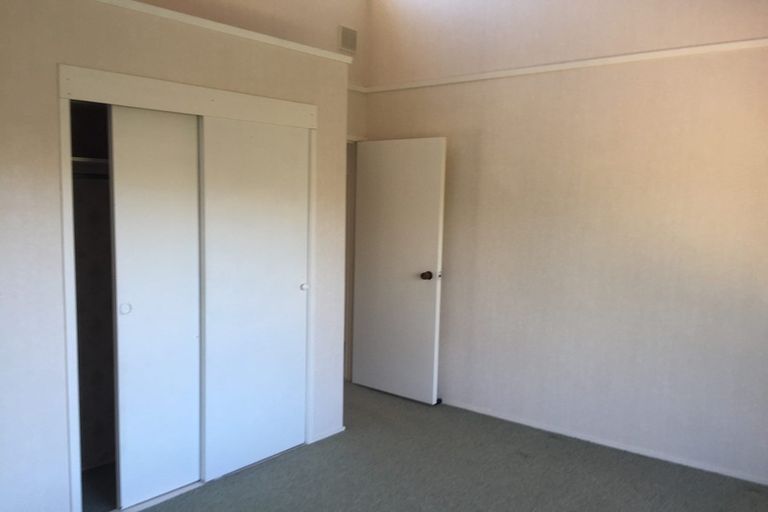 Photo of property in 1/49a Hebron Road, Waiake, Auckland, 0630