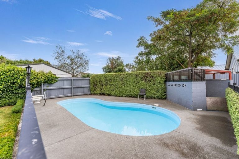 Photo of property in 6 Earnslaw Crescent, Bryndwr, Christchurch, 8053