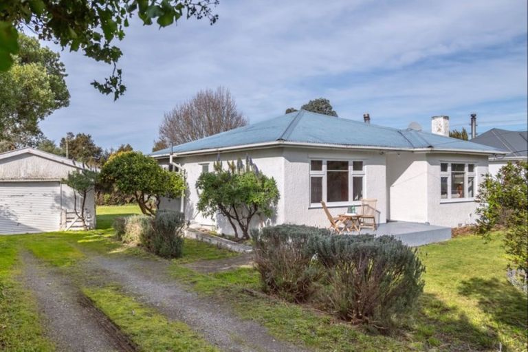 Photo of property in 24 Johnston Street, Featherston, 5710