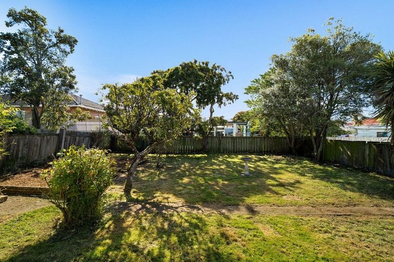 Photo of property in 268 Macandrew Road, Forbury, Dunedin, 9012