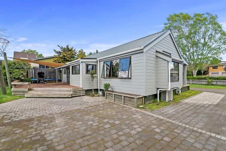 Photo of property in 12 Waitawa Place, Lynmore, Rotorua, 3010