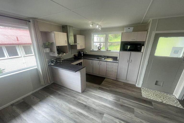 Photo of property in 146 Sievers Grove, Cannons Creek, Porirua, 5024