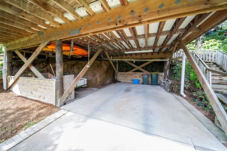 Photo of property in 16 Nevada Drive, Merrilands, New Plymouth, 4312