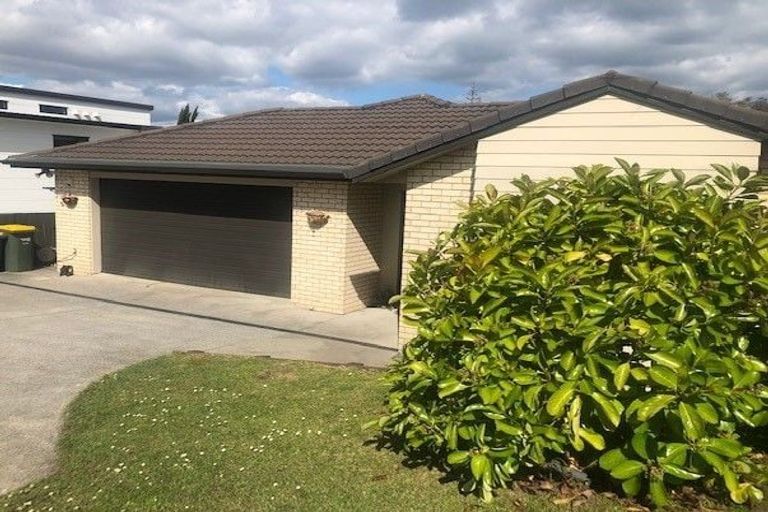 Photo of property in 15a Akehurst Avenue, New Lynn, Auckland, 0600