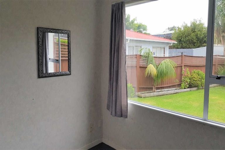 Photo of property in 15a Naumai Place, Spotswood, New Plymouth, 4310
