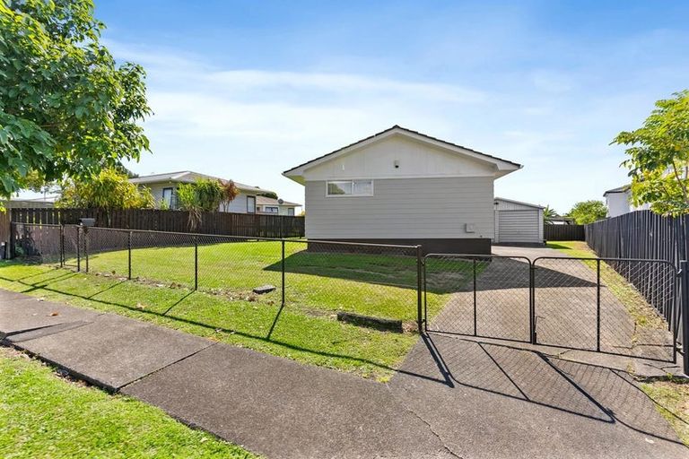 Photo of property in 39 Court Town Close, Mangere, Auckland, 2022