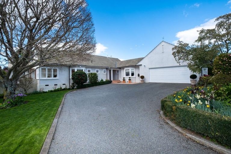 Photo of property in 5 Tauroa Road, Havelock North, 4130