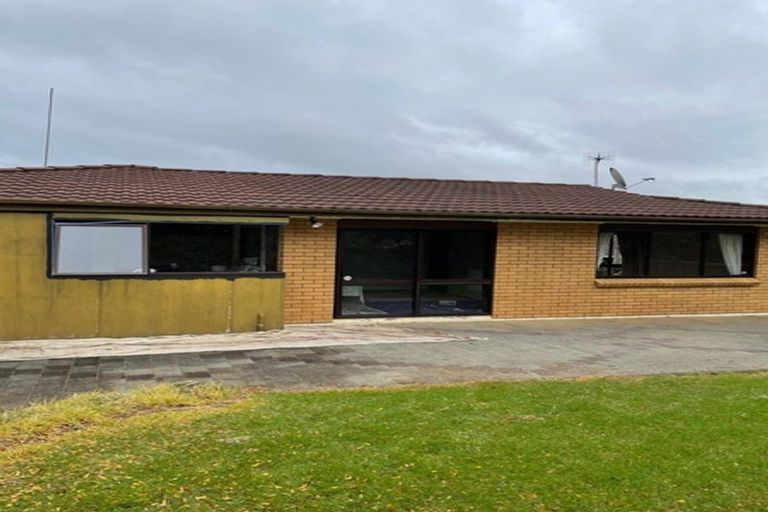 Photo of property in 33 Cromdale Avenue, Highland Park, Auckland, 2010